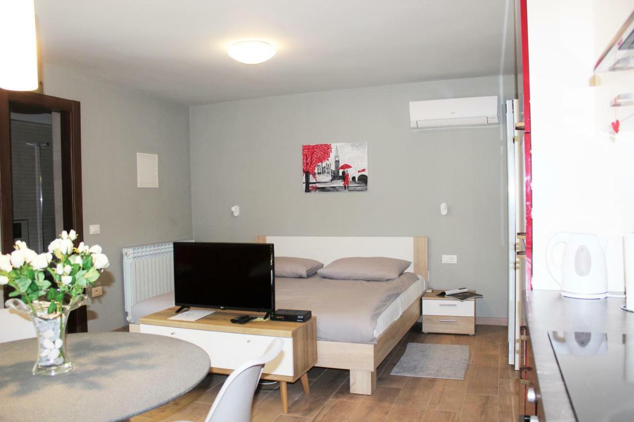 Apartmani Zuzic Porec Exterior photo